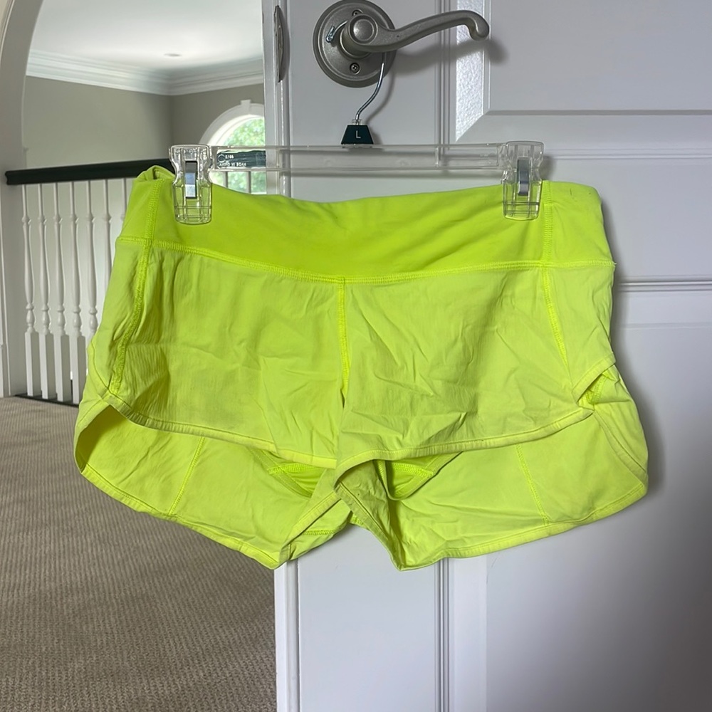 Women’s lululemon shorts// bidding available